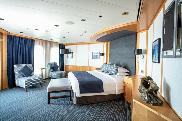 Marella Explorer 2 - Royal Suite 3.jpg